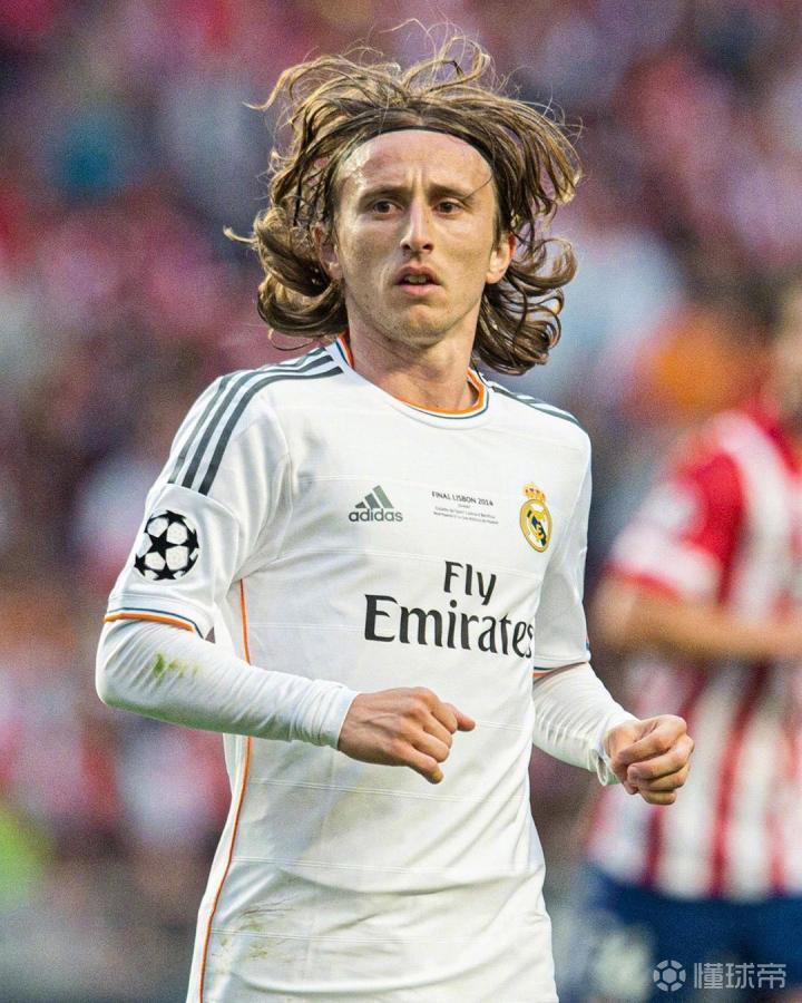 詹姆斯关键三分绝杀比赛