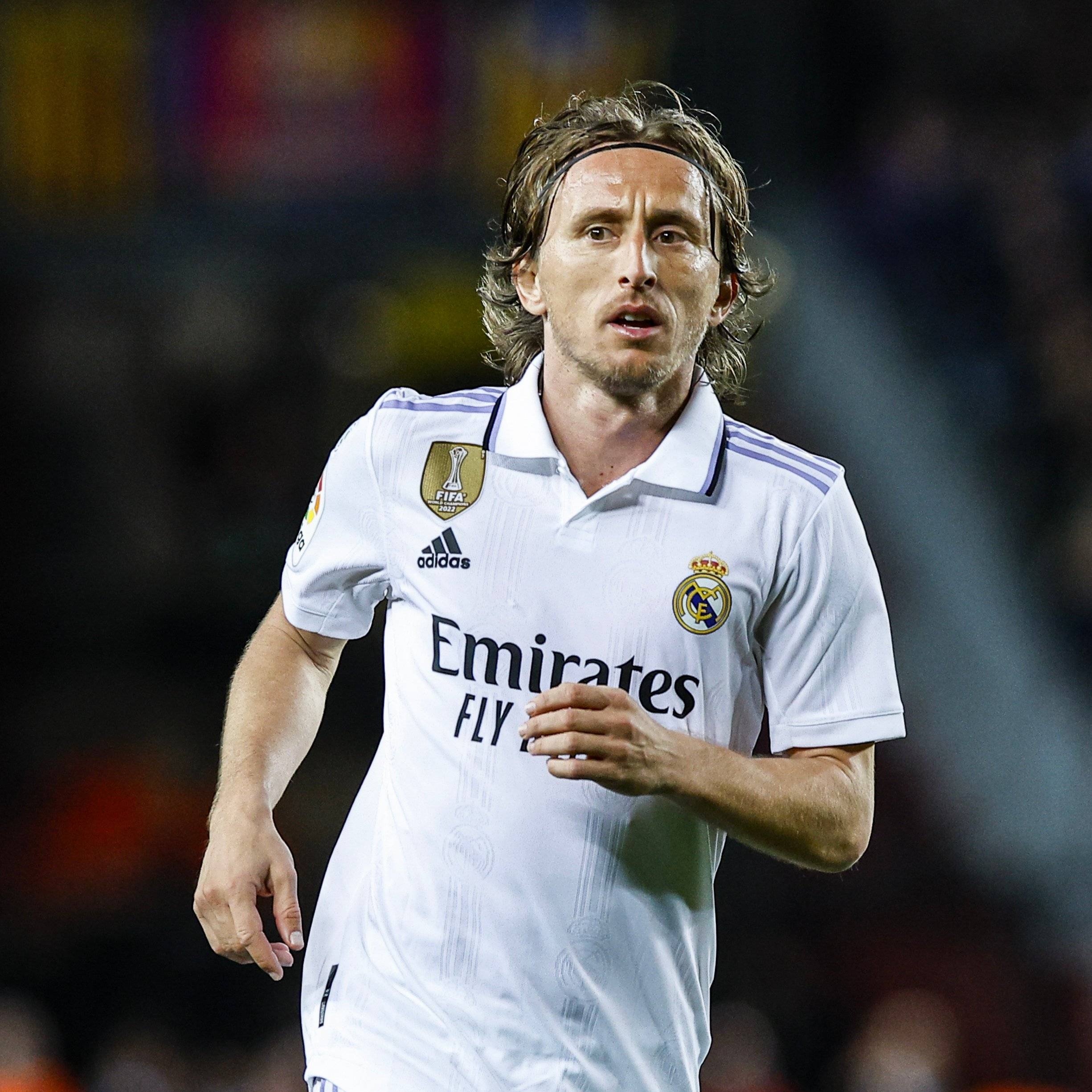 斯基拉：一家沙特俱乐部准备报价吉拉西，年薪约2000万欧