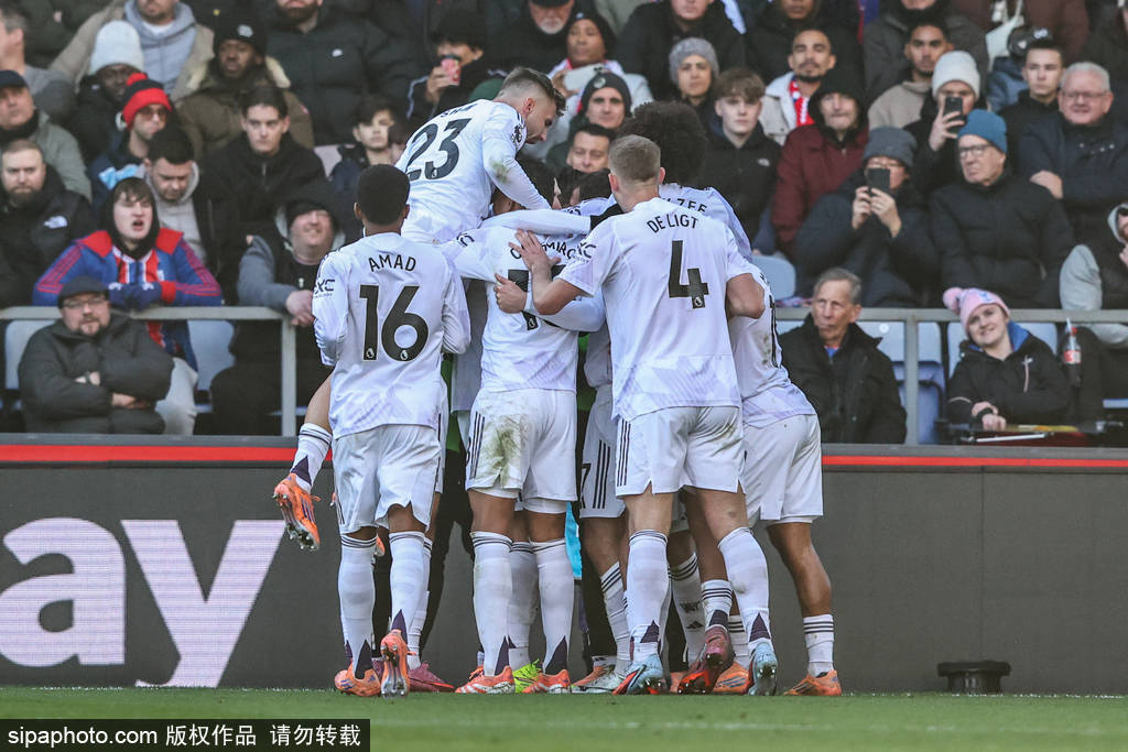 ATP总决赛第2日综述：弗里茨横扫穆塞蒂，辛纳室内硬地27连胜